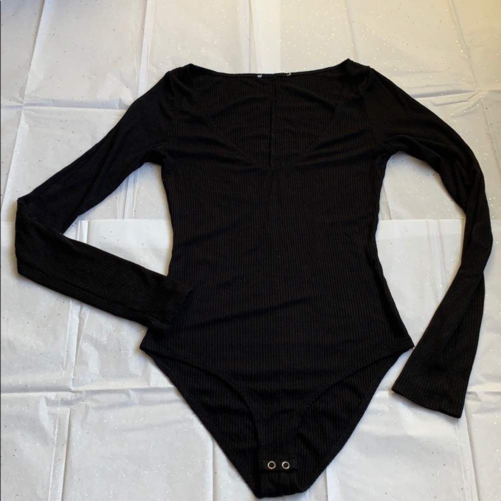 V-Neck Full-Coverage Bodysuit:Small